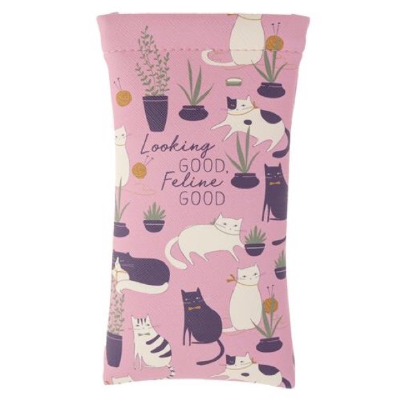 Karma Gifts set cat makeup bag/eyeglass case/socks NWT - Picture 6 of 12